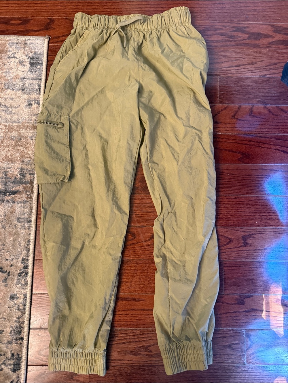 Nike girls Olive Drawstring Cargo Jogger Pants